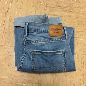 Denizen Levi’s High Rise Straight 4s w29 l32